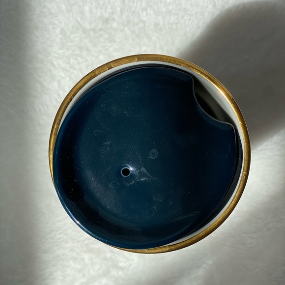 Starbucks limited edition Holiday Cup. - Picture 4 of 6